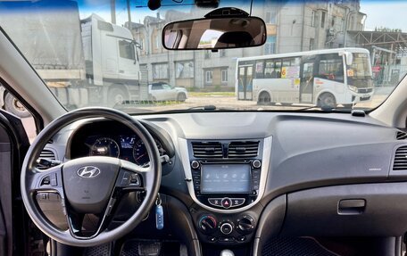 Hyundai Solaris II рестайлинг, 2013 год, 950 000 рублей, 34 фотография