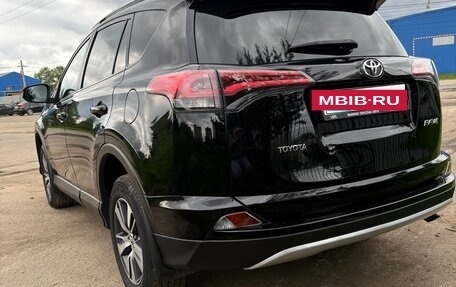 Toyota RAV4, 2018 год, 2 360 000 рублей, 3 фотография