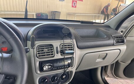Renault Symbol I, 2005 год, 340 000 рублей, 18 фотография