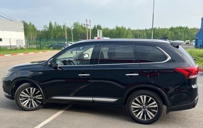 Mitsubishi Outlander III рестайлинг 3, 2019 год, 2 300 000 рублей, 1 фотография