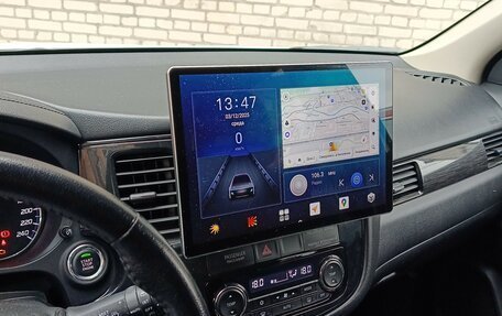 Mitsubishi Outlander III рестайлинг 3, 2016 год, 1 785 000 рублей, 6 фотография