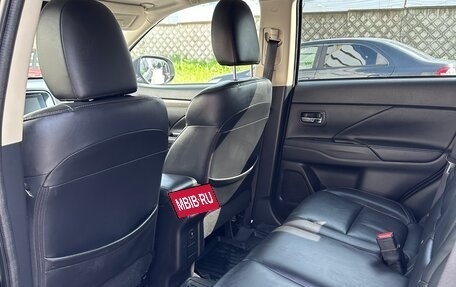 Mitsubishi Outlander III рестайлинг 3, 2019 год, 2 300 000 рублей, 19 фотография