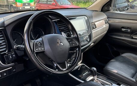 Mitsubishi Outlander III рестайлинг 3, 2019 год, 2 300 000 рублей, 21 фотография