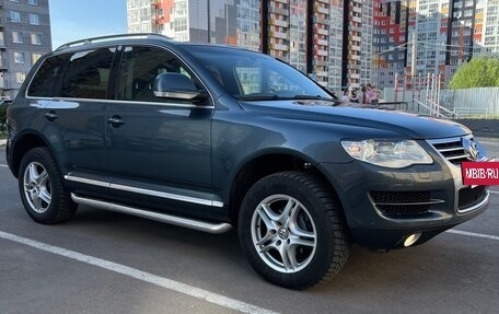 Volkswagen Touareg III, 2007 год, 895 000 рублей, 2 фотография
