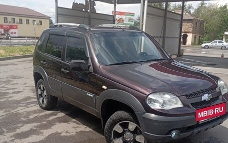 Chevrolet Niva I рестайлинг, 2011 год, 410 000 рублей, 3 фотография