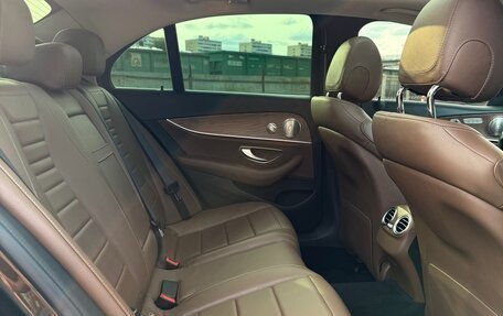Mercedes-Benz E-Класс, 2017 год, 4 250 000 рублей, 21 фотография