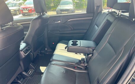 Toyota Highlander III, 2016 год, 4 250 000 рублей, 16 фотография