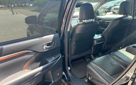 Toyota Highlander III, 2016 год, 4 250 000 рублей, 17 фотография