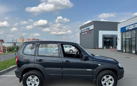 Chevrolet Niva I рестайлинг, 2012 год, 550 000 рублей, 5 фотография