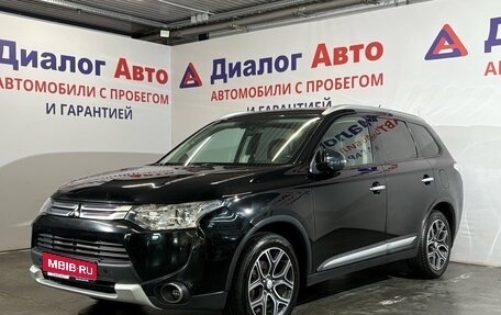 Mitsubishi Outlander III рестайлинг 3, 2014 год, 1 367 000 рублей, 1 фотография