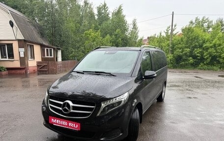 Mercedes-Benz V-Класс, 2018 год, 4 950 000 рублей, 2 фотография