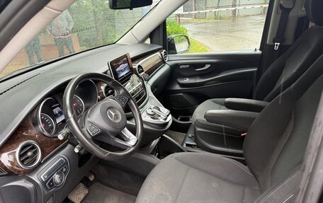 Mercedes-Benz V-Класс, 2018 год, 4 950 000 рублей, 6 фотография