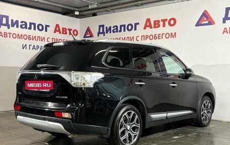 Mitsubishi Outlander III рестайлинг 3, 2014 год, 1 367 000 рублей, 3 фотография