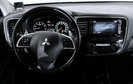 Mitsubishi Outlander III рестайлинг 3, 2014 год, 1 367 000 рублей, 6 фотография