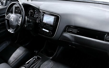 Mitsubishi Outlander III рестайлинг 3, 2014 год, 1 367 000 рублей, 20 фотография