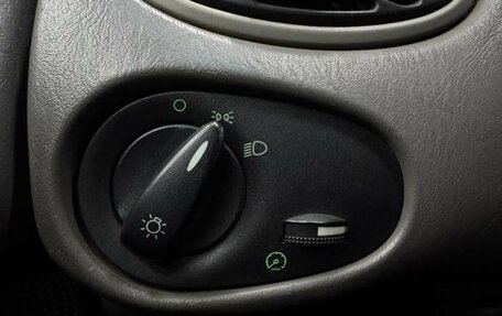 Ford Focus IV, 2000 год, 260 000 рублей, 12 фотография