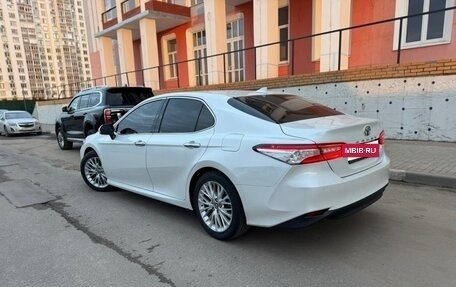 Toyota Camry, 2019 год, 2 820 000 рублей, 3 фотография