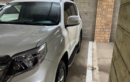 Toyota Land Cruiser Prado 150 рестайлинг 2, 2013 год, 3 300 000 рублей, 3 фотография