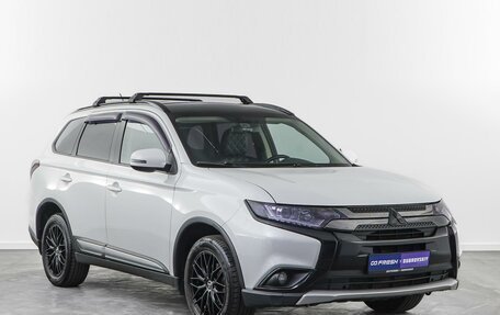 Mitsubishi Outlander III рестайлинг 3, 2015 год, 1 600 000 рублей, 1 фотография