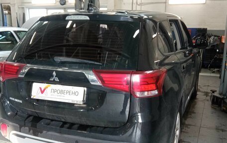 Mitsubishi Outlander III рестайлинг 3, 2021 год, 2 027 000 рублей, 3 фотография
