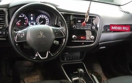 Mitsubishi Outlander III рестайлинг 3, 2021 год, 2 027 000 рублей, 5 фотография