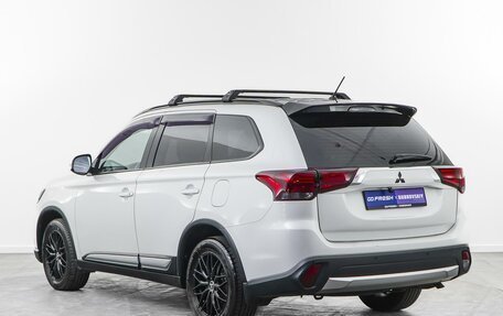 Mitsubishi Outlander III рестайлинг 3, 2015 год, 1 600 000 рублей, 2 фотография