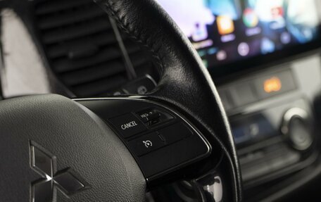 Mitsubishi Outlander III рестайлинг 3, 2015 год, 1 600 000 рублей, 14 фотография