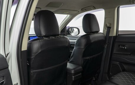 Mitsubishi Outlander III рестайлинг 3, 2015 год, 1 600 000 рублей, 10 фотография