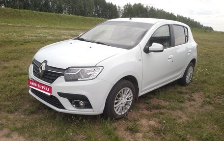 Renault Sandero II рестайлинг, 2018 год, 850 000 рублей, 1 фотография