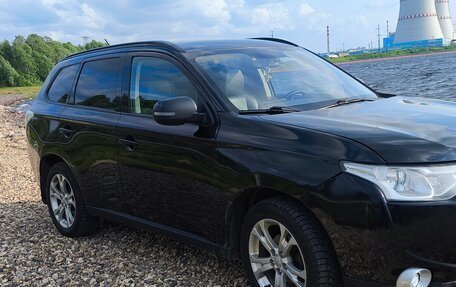 Mitsubishi Outlander III рестайлинг 3, 2012 год, 1 342 000 рублей, 1 фотография