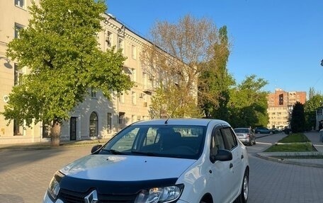 Renault Logan II, 2015 год, 898 000 рублей, 3 фотография