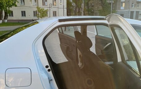 Renault Logan II, 2015 год, 898 000 рублей, 11 фотография