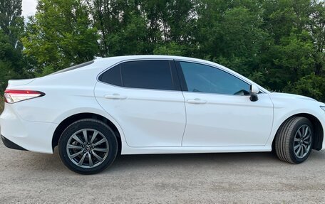 Toyota Camry, 2019 год, 2 750 000 рублей, 3 фотография