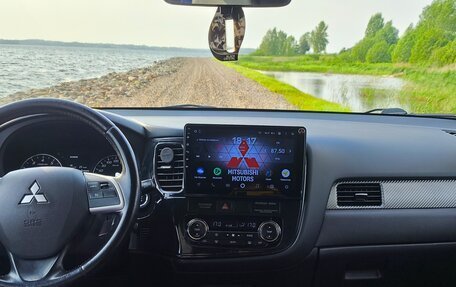Mitsubishi Outlander III рестайлинг 3, 2012 год, 1 342 000 рублей, 8 фотография