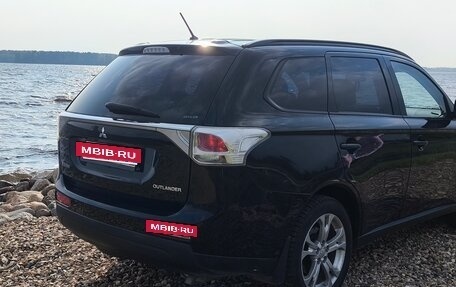 Mitsubishi Outlander III рестайлинг 3, 2012 год, 1 342 000 рублей, 4 фотография
