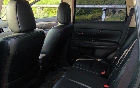 Mitsubishi Outlander III рестайлинг 3, 2012 год, 1 342 000 рублей, 15 фотография