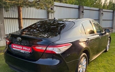 Toyota Camry, 2019 год, 1 750 000 рублей, 3 фотография