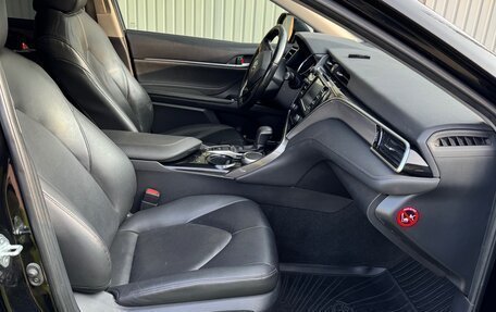 Toyota Camry, 2019 год, 1 750 000 рублей, 11 фотография