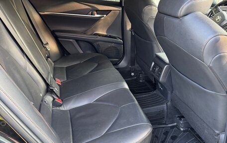 Toyota Camry, 2019 год, 1 750 000 рублей, 10 фотография