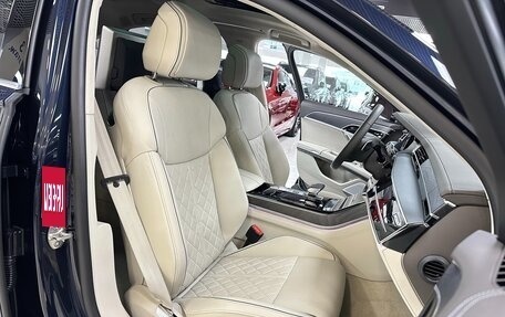 Audi A8, 2024 год, 14 999 000 рублей, 28 фотография