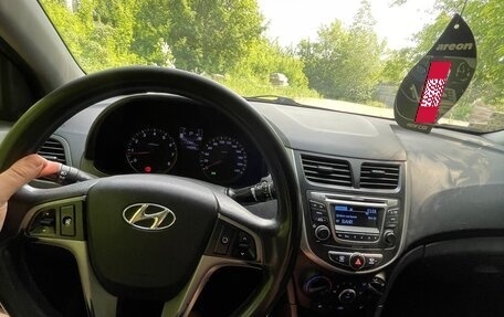 Hyundai Solaris II рестайлинг, 2016 год, 635 000 рублей, 10 фотография