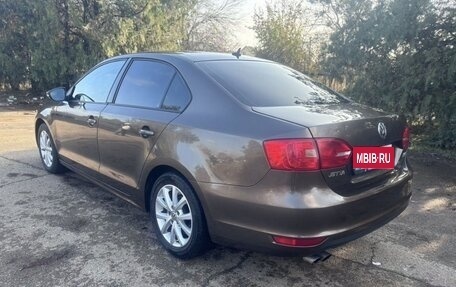 Volkswagen Jetta VI, 2013 год, 820 000 рублей, 1 фотография