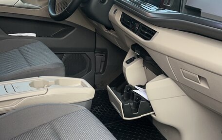 Volkswagen Multivan, 2024 год, 11 000 000 рублей, 6 фотография
