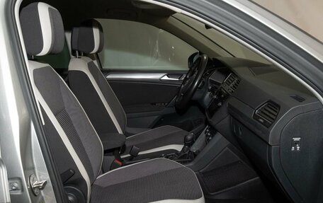 Volkswagen Tiguan II, 2019 год, 2 500 000 рублей, 10 фотография
