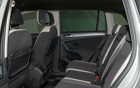 Volkswagen Tiguan II, 2019 год, 2 500 000 рублей, 11 фотография