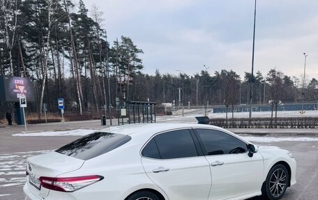 Toyota Camry, 2019 год, 3 220 000 рублей, 6 фотография