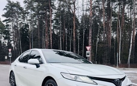 Toyota Camry, 2019 год, 3 220 000 рублей, 7 фотография