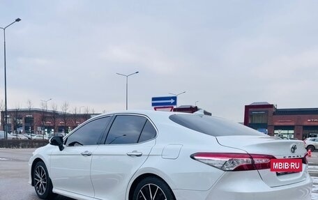 Toyota Camry, 2019 год, 3 220 000 рублей, 8 фотография