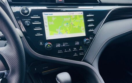 Toyota Camry, 2019 год, 3 220 000 рублей, 14 фотография
