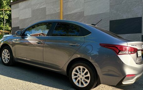 Hyundai Solaris II рестайлинг, 2017 год, 1 250 000 рублей, 3 фотография